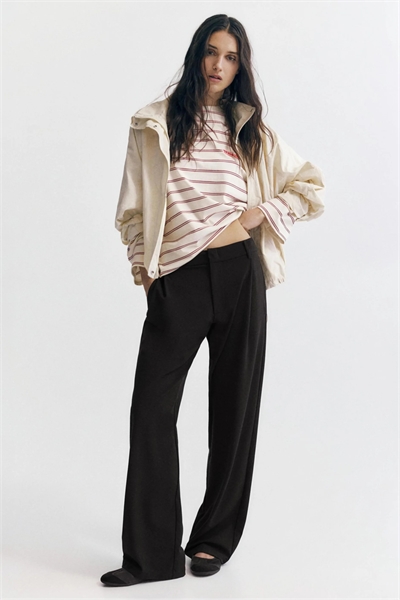 Брюки с вытачками, сшитые по фигуре артикул 151561281