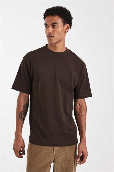 Свободная футболка из плотной ткани артикул 152902390