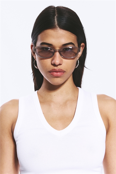 Солнцезащитные очки в тонкой овальной оправе артикул 1276787005