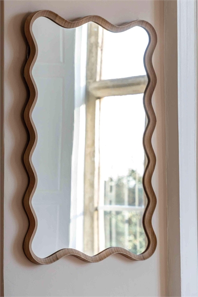 Короткое зеркало с волнистым краем артикул 1360030002