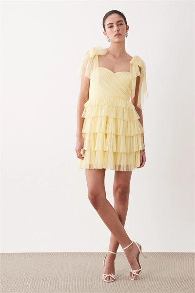 Мини-платье с завязками на рукавах и рюшами артикул 155813612