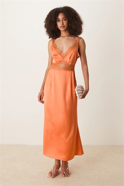 Платье-миди с бретелями от Mimi артикул 148249886