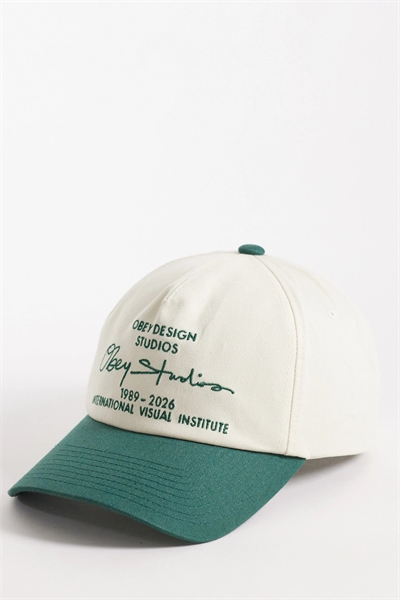 Пятипанельная кепка со шнурком и козырьком контрастного цвета от Design Studios артикул 154338923