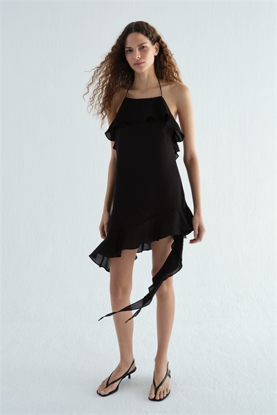 Платье с воланами и завязками за шеей артикул 1322231001