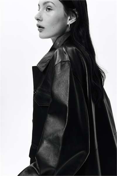 Кожаная куртка артикул 1323333001