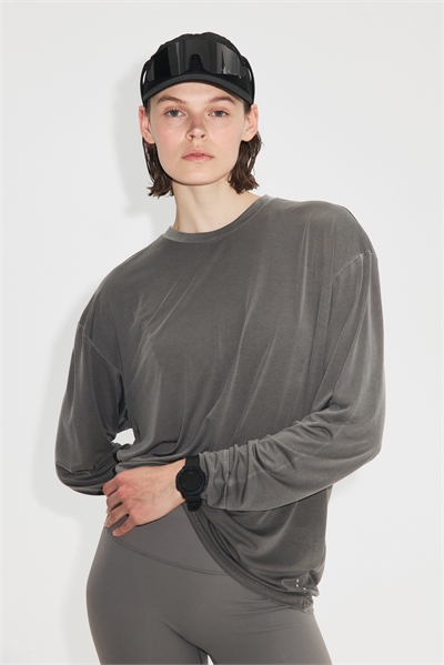 Футболка для бега свободного кроя с технологией DryMove™ артикул 1332124001