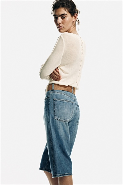 Джинсовые бермуды с ремнем артикул 1333416001