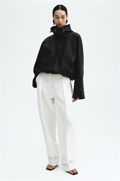 Кожаный анорак свободного кроя артикул 1334194001