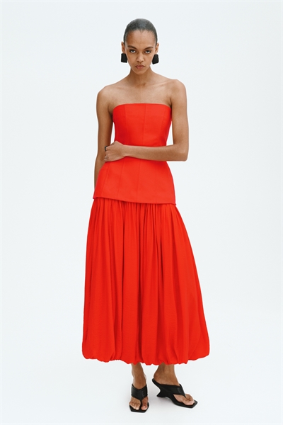 Платье-бандо с вырезом «песочные часы» артикул 1341970001