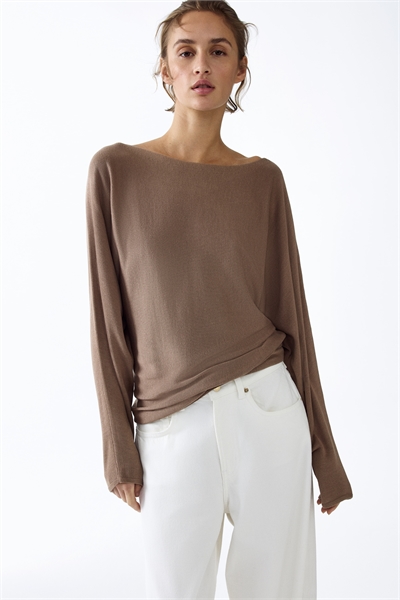 Свитер с лодочным вырезом артикул 1350471002