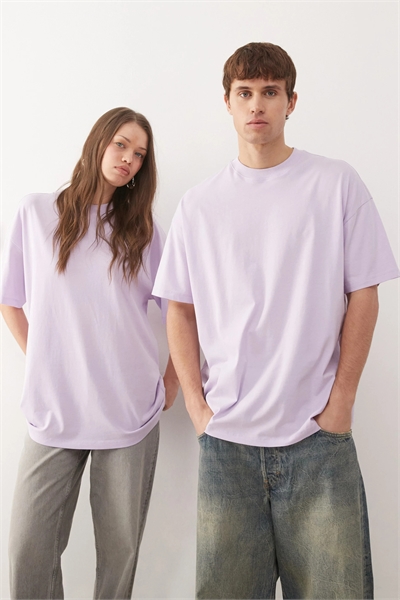 Фиолетовая футболка унисекс артикул 154012392