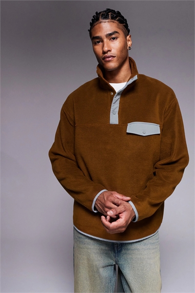 Свободная флисовая кофта с воротником-воронкой и застежкой на четверть артикул 146925169