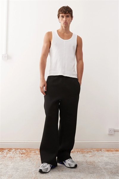 Черные джоггеры с широкими брючинами артикул 149293308