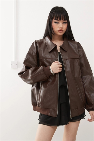 Бомбер свободного кроя под кожу артикул 139343125