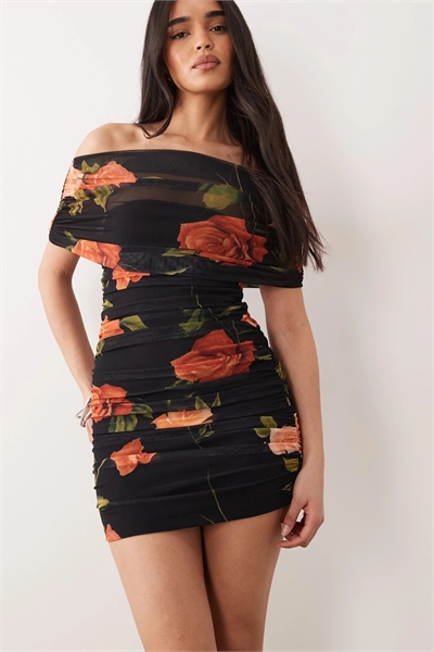 Мини-платье из сетки с драпированными плечами и рюшами артикул 156237147