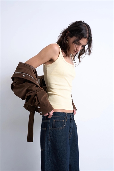 Жилет с вырезом и тонкими бретелями из ребристой ткани артикул 151898996