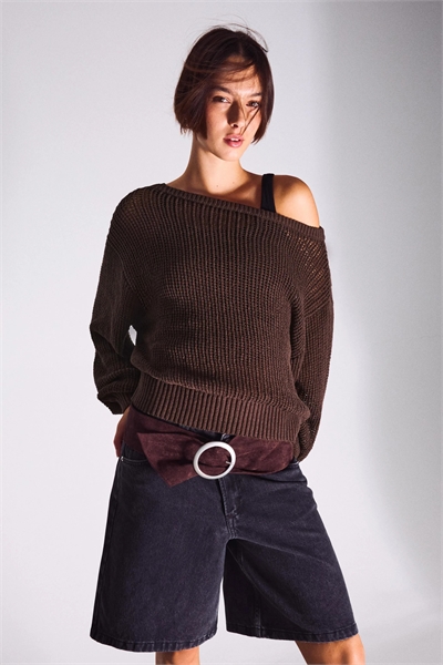 Свитер в деревенском стиле с ажурной вязкой артикул 156586290