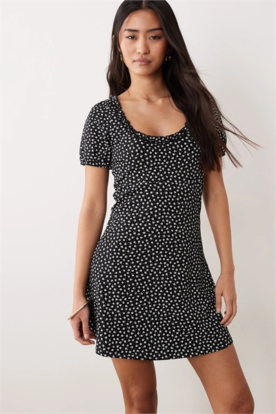 Платье в стиле «домохозяйка» с рюшами и принтом в мелкий цветочек артикул 152831782