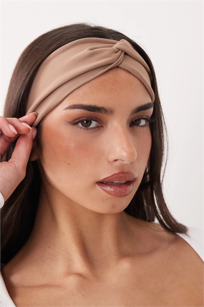 Плюшевая повязка на голову с закрученным передом артикул 153719662