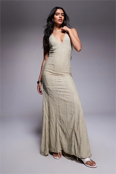 Макси-платье с текстурным узором в виде лестницы и завязками на спине артикул 149661581