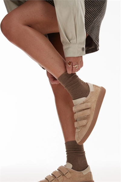 Кроссовки Bobbie на резиновой подошве с застежками-липучками артикул 150833875