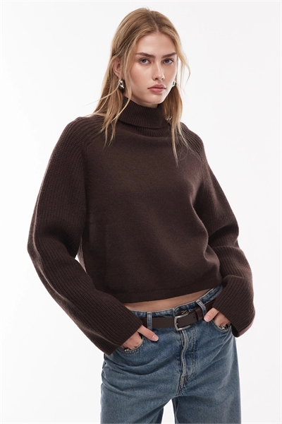 Свитер с высоким воротником из шерсти с ребристой вязкой артикул 151746426