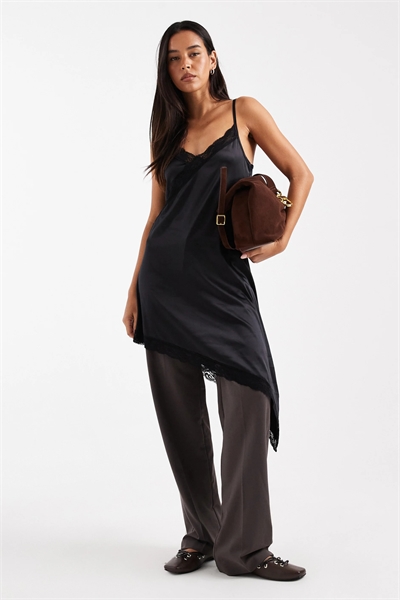 Атласное асимметричное мини-платье артикул 152862611