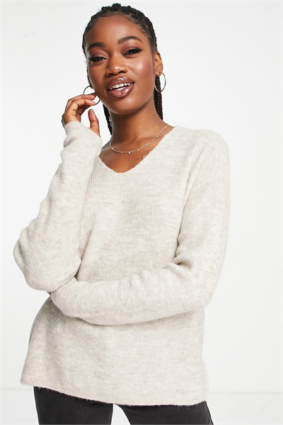 Легкий свитер с V-образным вырезом артикул 119339963