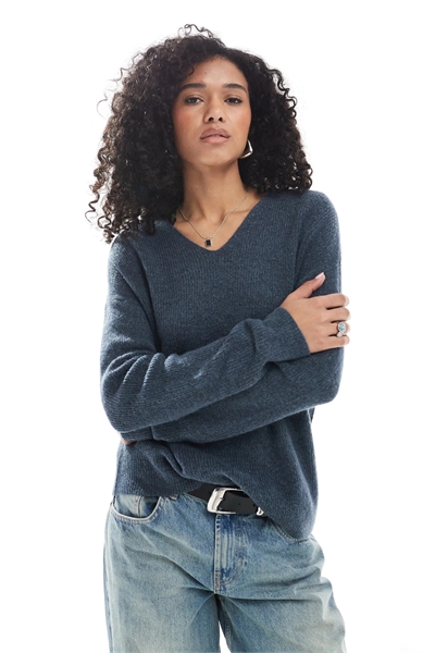 Свитер с V-образным вырезом артикул 147763015