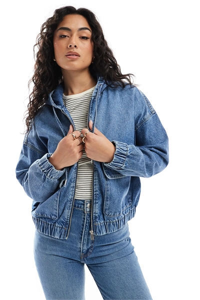 Джинсовая куртка с капюшоном артикул 141244294