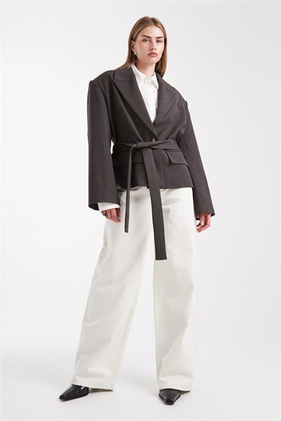 Блейзер прямого кроя с поясом, сшитый на заказ артикул 151666321