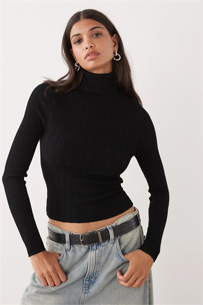 Мягкий трикотажный свитер с воротником-хомутом артикул 141910802