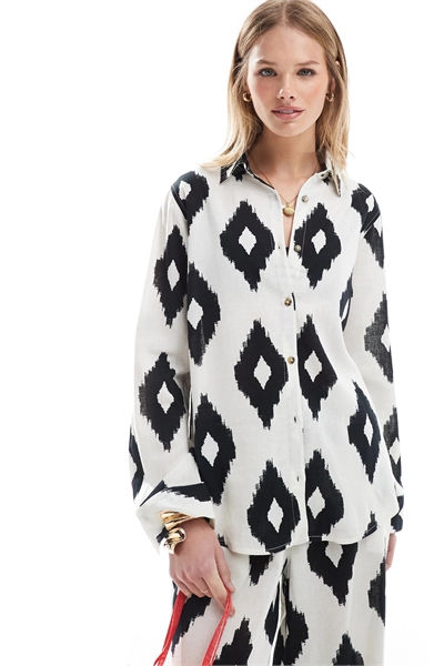 Пляжная рубашка свободного кроя с монохромным принтом от Accesorize артикул 140135385