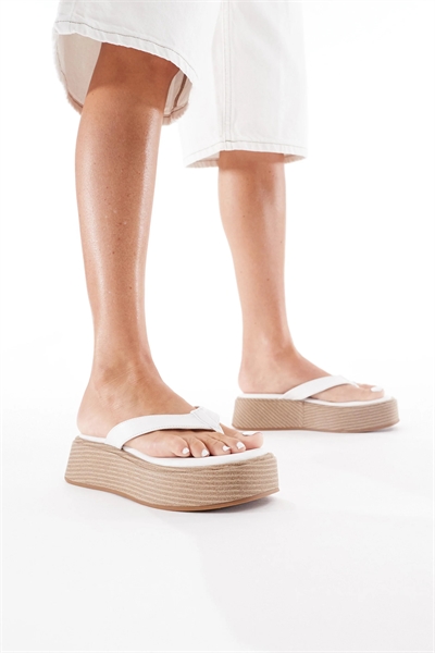 Босоножки на плоской платформе в стиле эспадрильи артикул 142403272