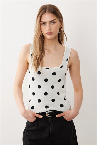 Компактная майка с квадратным вырезом артикул 153630573