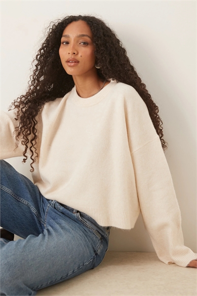 Свободный свитер с круглым вырезом и широкими манжетами артикул 133982609