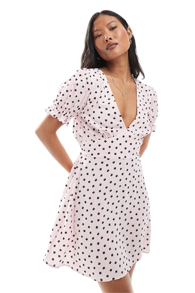 Мини-платье в стиле «ти-шот» артикул 141496190