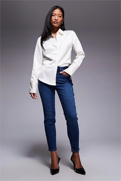 Узкие джинсы артикул 145950914