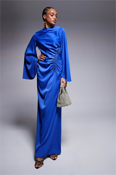 ASOS DESIGN: Макси-платье с косыми рукавами и сборками на талии артикул 141614940