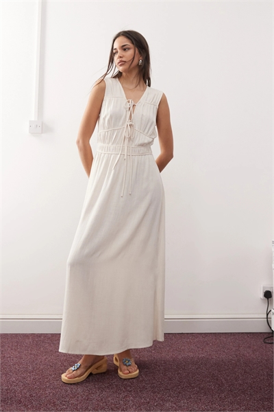 Длинное летнее платье из смешанного льна с рюшами и завязками артикул 141461900