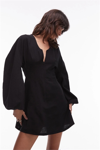 Мини-платье-скатер с рукавами-балонами и структурированным силуэтом артикул 149148784