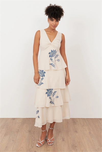 Платье средней длины с асимметричным вырезом спереди и многослойным кроем артикул 154610400