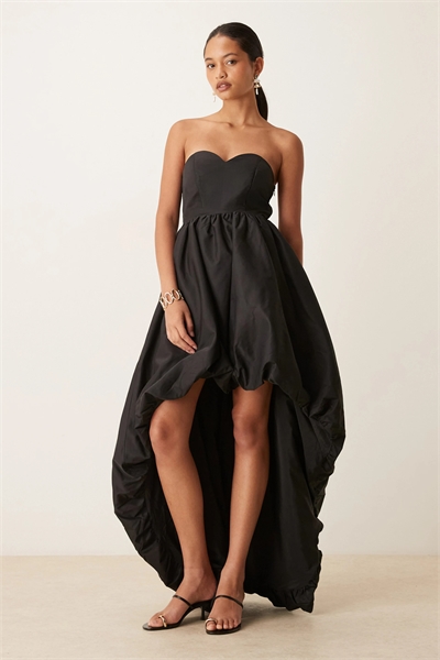 Макси-платье без бретелек с асимметричным подолом артикул 154754591