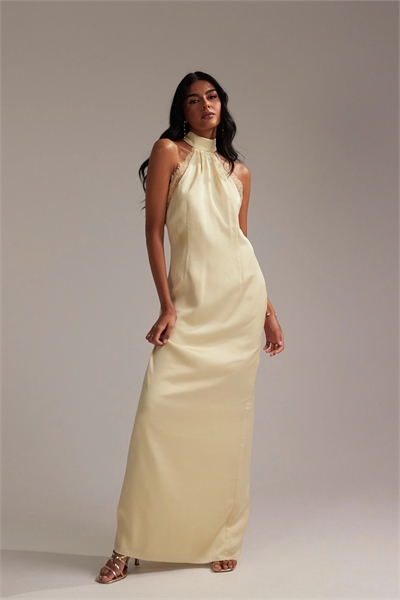 Макси-платье-колонна с открытыми плечами и кружевными элементами для подружки невесты артикул 139248749