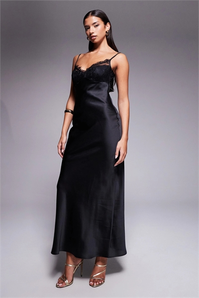 Макси-платье из атласа с кружевной чашкой и вырезом на спине артикул 151998546