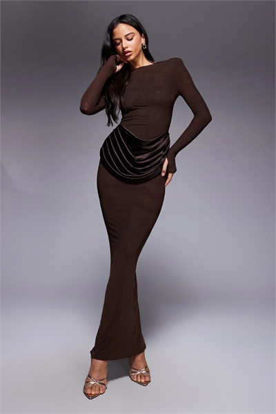 Платье-макси облегающего кроя с длинными рукавами, V-образным вырезом, атласным драпированием на талии и декором артикул 150970040