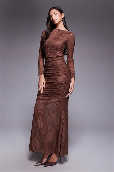 Макси-платье с длинными рукавами и рюшами из ткани деворе артикул 154694728