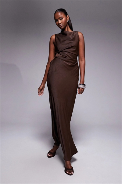 Макси-платье с атласным лифом и драпировкой и воротником-капюшоном сзади артикул 149660832