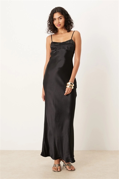 Макси-платье-комбинация из атласа с бретелями и вырезом на груди артикул 148892319