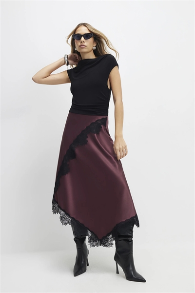 Макси-платье из красного кружева с драпировкой артикул 155427968